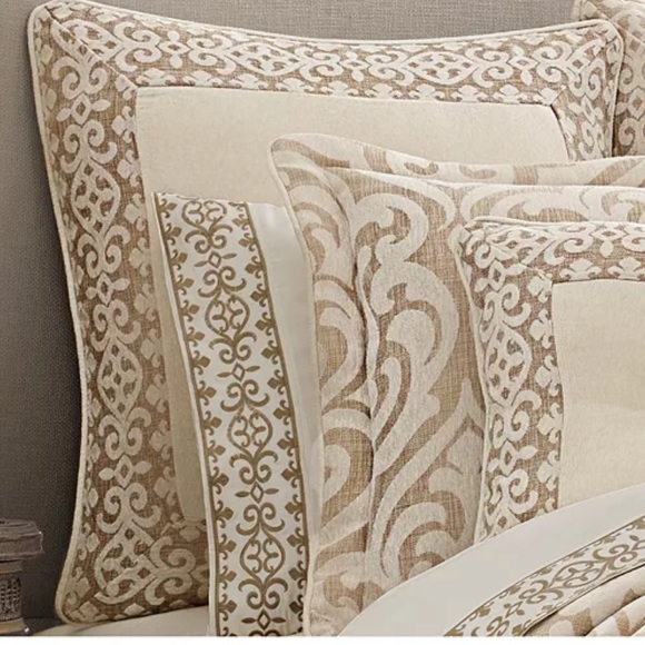 J Queen Bedding Bundle Of J Queen New York Luciana Beige And Milano